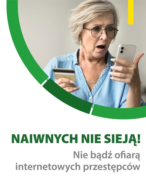 Zdziwiona kobieta spogląda na telefon