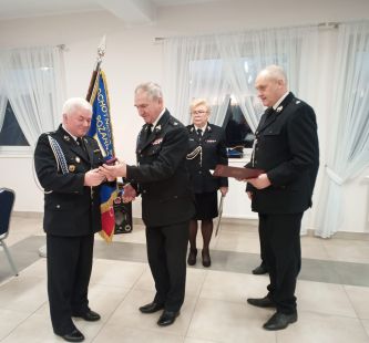 Zdjęcie wręczenie medalu honorowego im. Bolesława Chomicza 