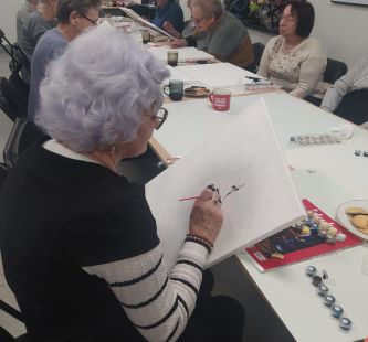 Seniorzy podczas prac