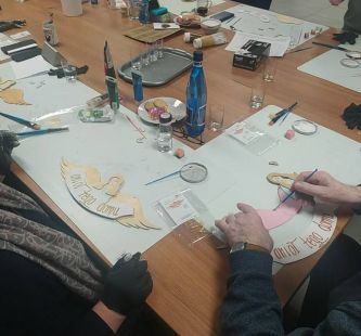 Seniorzy podczas prac