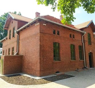 Widok budynku z zewnątrz