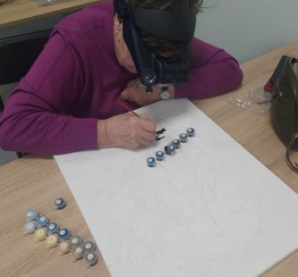 Seniorzy podczas prac