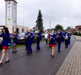 Przemarsz uczestników uroczystości