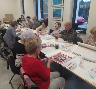 Seniorzy podczas prac